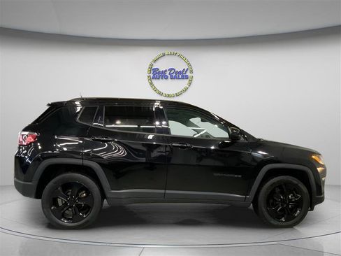 Used 2019 Jeep Compass Latitude AWD/4WD image 6