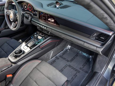 Certified 2025 Porsche 911 Carrera GTS RWD image 51