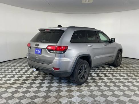 Used 2016 Jeep Grand Cherokee Laredo 75th Anniversary AWD/4WD image 16