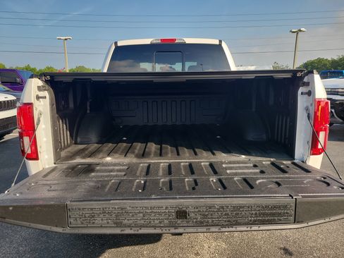 Used 2019 Ford F150 Platinum w/ Equipment Group 701A Luxury AWD/4WD image 8