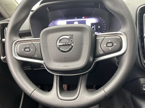 Used 2023 Volvo XC40 B5 Ultimate w/ Protection Package Premier AWD/4WD image 14