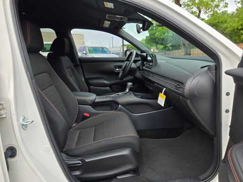 Used 2025 Honda HR-V Sport image 27
