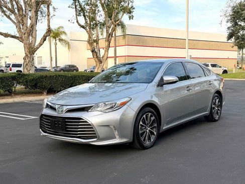Used 2018 Toyota Avalon Limited image 7
