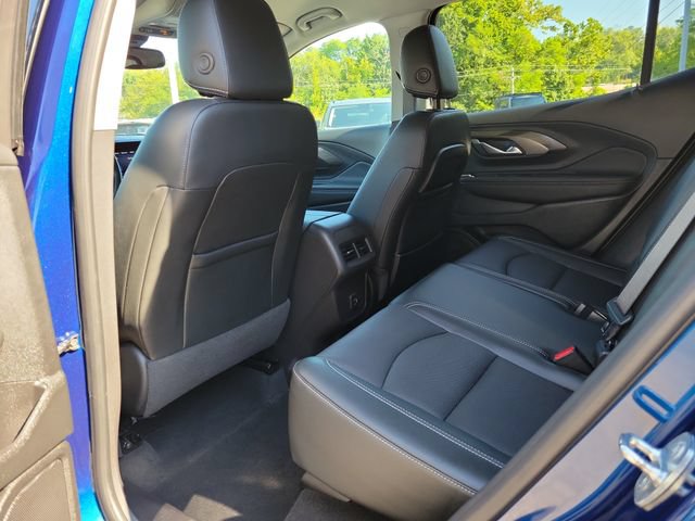 Used 2022 GMC Terrain SLT w/ Tech Package FWD image 11