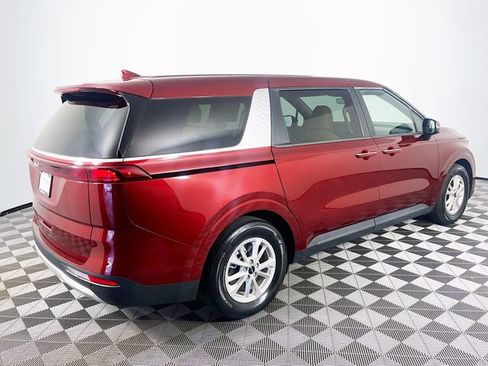 Used 2023 Kia Carnival LX image 8