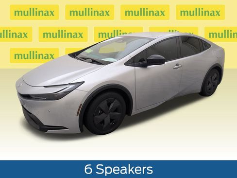 Used 2023 Toyota Prius LE image 12