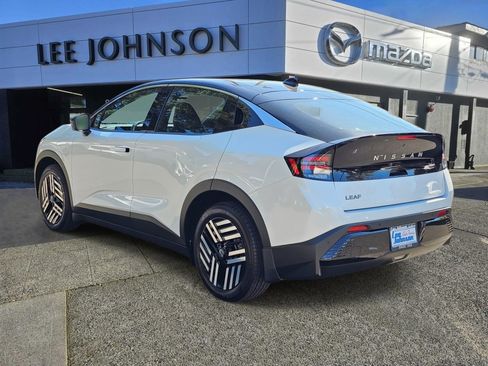 Used 2026 Nissan Leaf SV+ w/ Floor Mat Package (SV+) FWD image 4