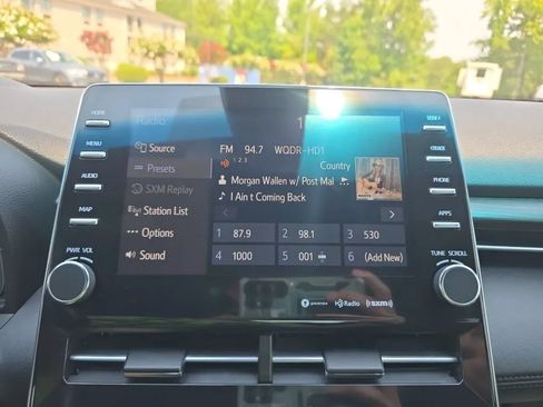 Used 2019 Toyota Avalon XLE FWD image 25