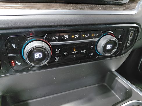 Certified 2024 Chevrolet Silverado 1500 RST w/ Convenience Package II AWD/4WD image 34