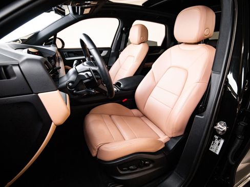 Certified 2026 Porsche Cayenne AWD/4WD image 5