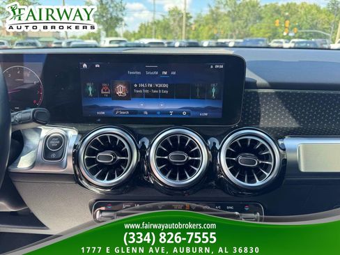 Used 2025 Mercedes-Benz GLB 250 image 20