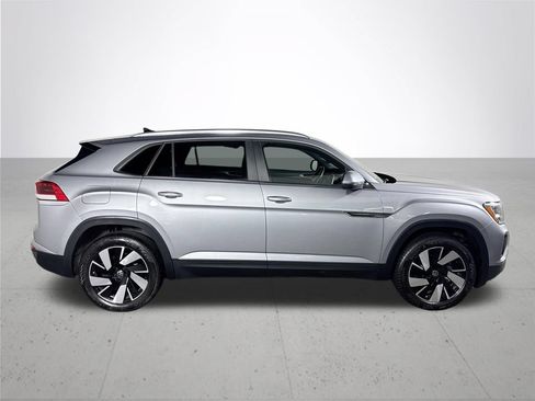 Used 2025 Volkswagen Atlas Cross Sport SE AWD/4WD image 7