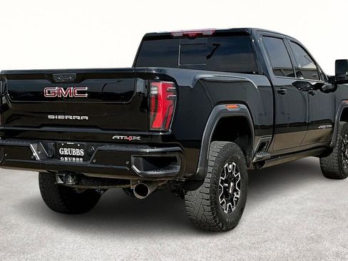 Used 2025 GMC Sierra 2500 AT4X AWD/4WD image 2