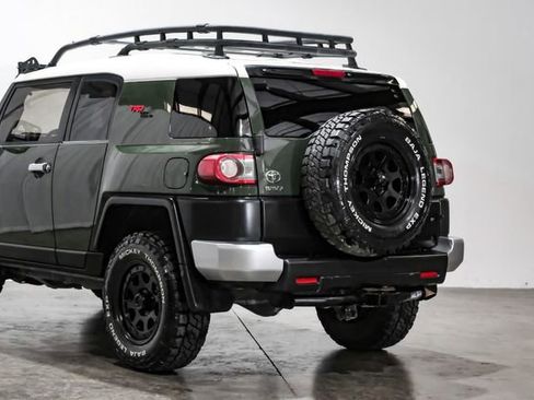 Used 2014 Toyota FJ Cruiser 4WD w/ Convenience Package image 17