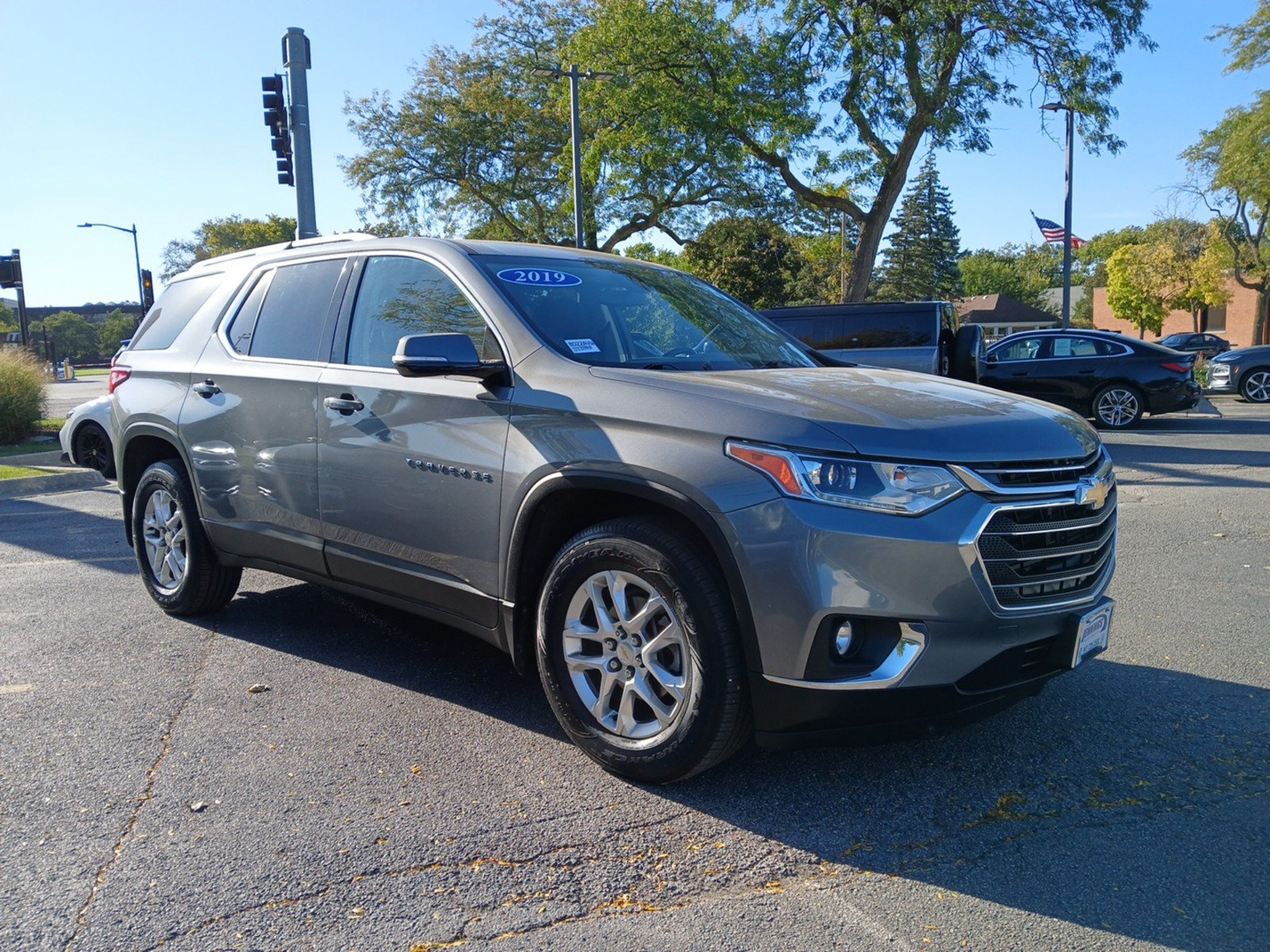 Used 2019 Chevrolet Traverse LT w/ LPO, Floor Liner Package AWD/4WD image 2