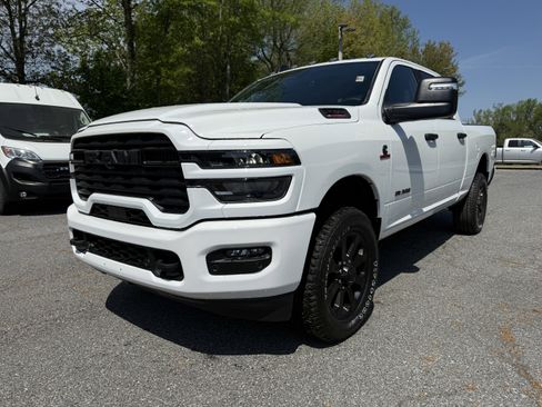 New 2026 RAM 2500 Big Horn AWD/4WD image 3