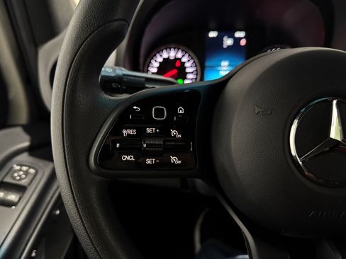 Used 2022 Mercedes-Benz Sprinter 2500 image 7