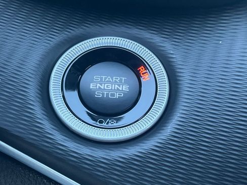 New 2025 Jeep Grand Cherokee Laredo image 7