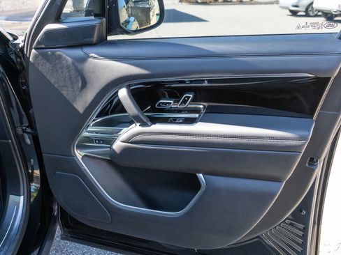 Used 2023 Land Rover Range Rover Long Wheelbase SE image 57