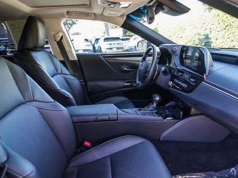 Used 2022 Lexus ES 350 w/ Accessory Package 2 FWD image 17