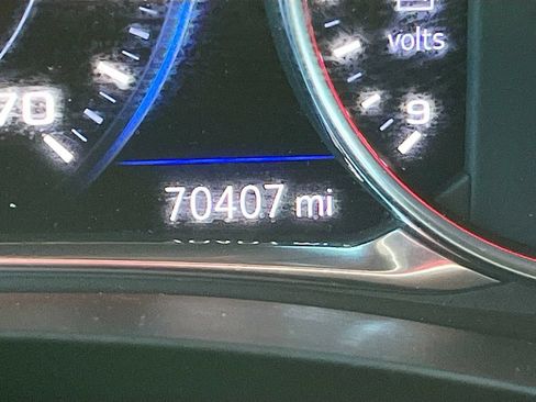 Used 2023 Chevrolet Traverse High Country AWD/4WD image 12