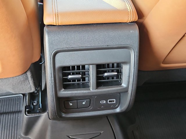 Used 2021 Cadillac XT4 Premium Luxury FWD image 17