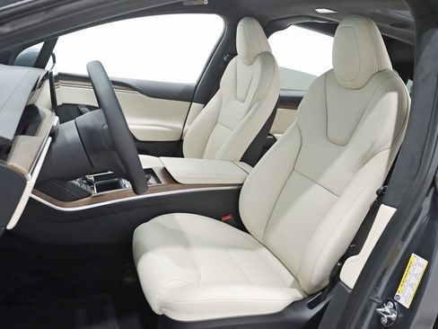 Used 2022 Tesla Model X image 27