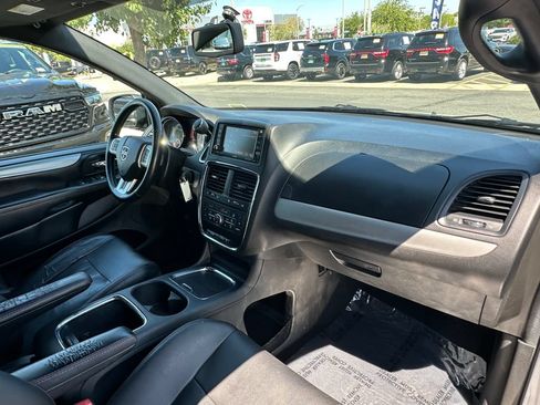Used 2019 Dodge Grand Caravan GT FWD image 13