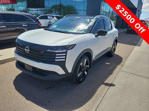 New 2025 Nissan Kicks SR w/ SR Premium Package FWD image 3