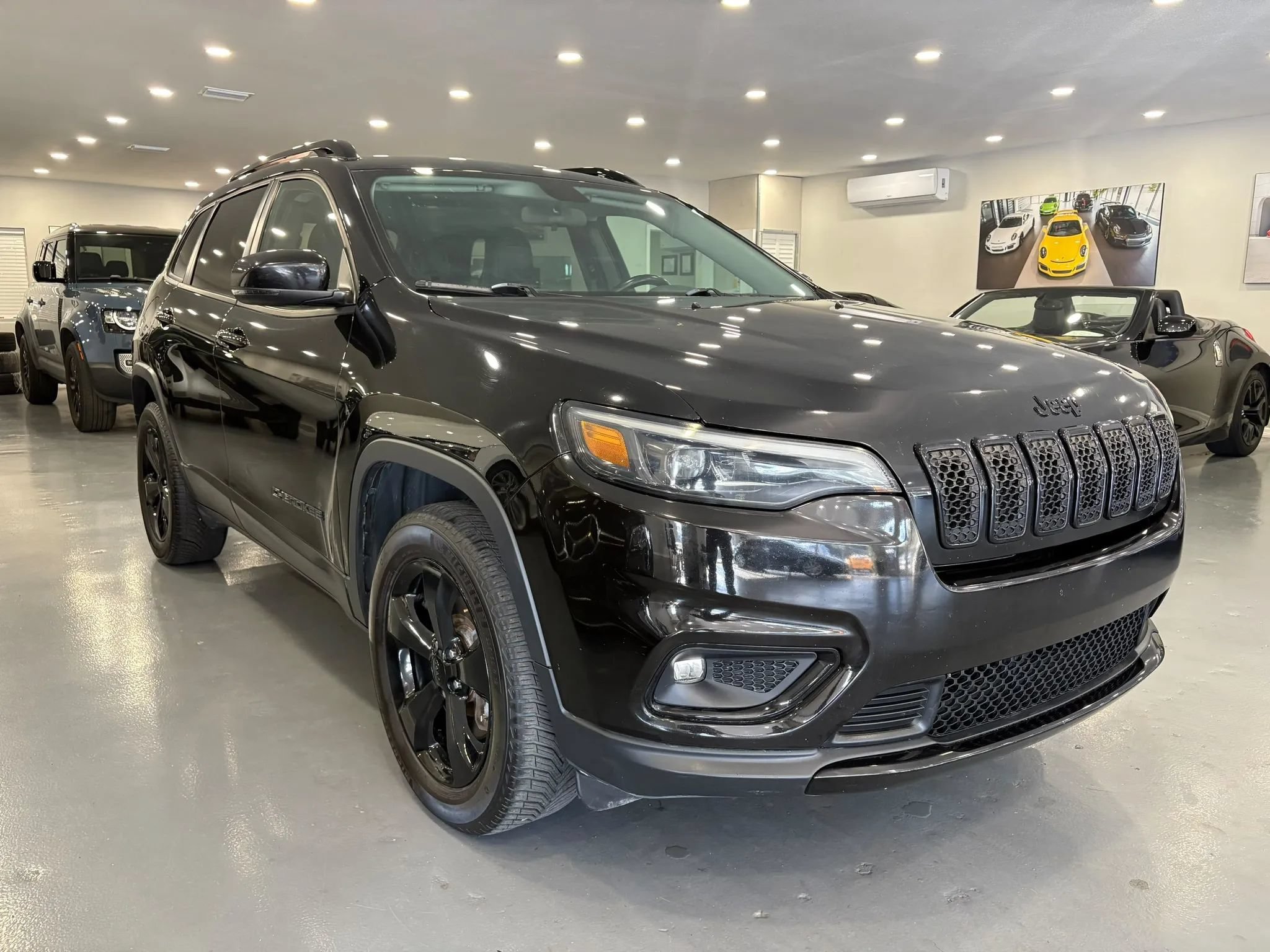 Used 2020 Jeep Cherokee Latitude Plus AWD/4WD image 1