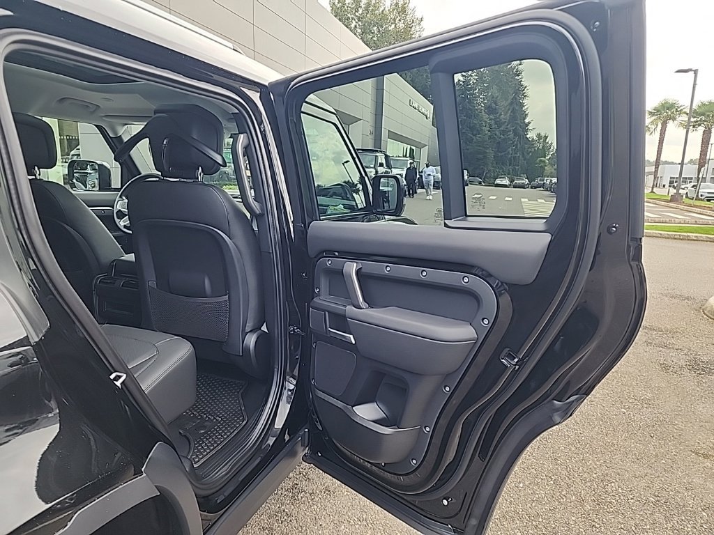 New 2026 Land Rover Defender 110 S AWD/4WD image 17