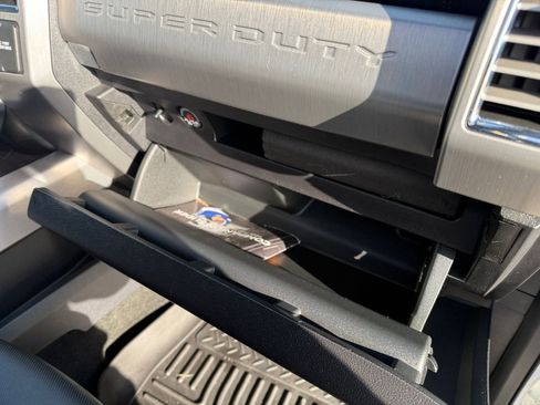 Used 2017 Ford F350 Platinum w/ Platinum Ultimate Package image 30