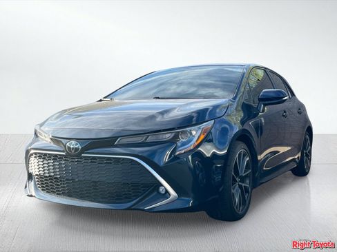 Used 2019 Toyota Corolla XSE FWD image 2