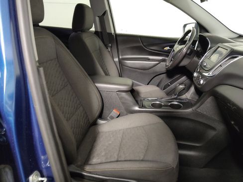 Used 2020 Chevrolet Equinox LT w/ Driver Convenience Package AWD/4WD image 21