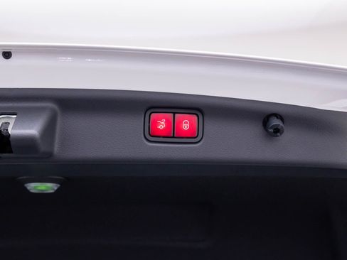 Used 2023 Mercedes-Benz C 300 4MATIC Sedan image 36