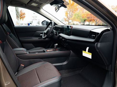 New 2026 Nissan Kicks SR AWD/4WD image 25