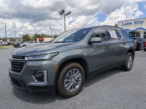 Used 2023 Chevrolet Traverse LT w/ LPO, Floor Liner Package FWD image 6
