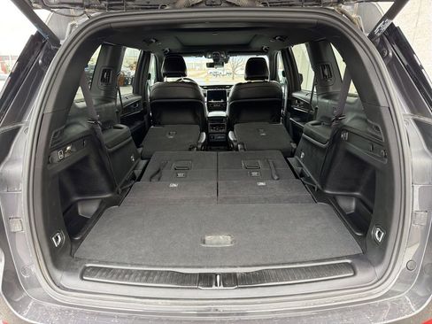 Certified 2024 Jeep Grand Cherokee L Limited w/ Luxury Tech Group II image 29