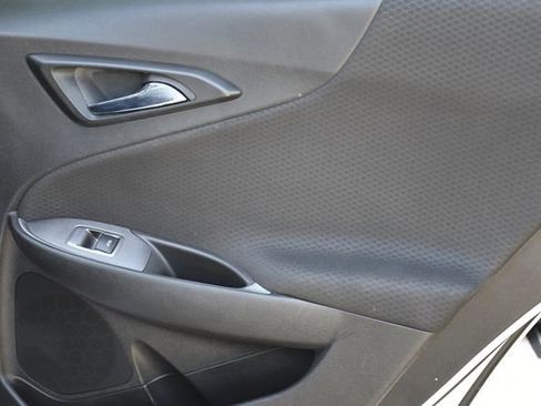 Used 2019 Chevrolet Malibu LS image 25