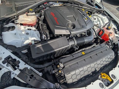 Used 2023 Alfa Romeo Giulia Veloce image 17