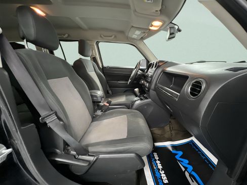 Used 2013 Jeep Patriot Latitude FWD image 33