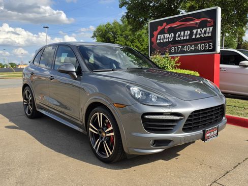 Used 2014 Porsche Cayenne GTS image 6