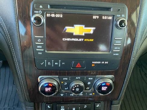 Used 2017 Chevrolet Traverse LT FWD image 23