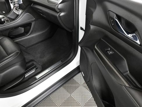 Used 2023 GMC Acadia SLT image 24