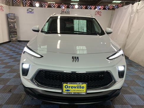 Used 2024 Buick Encore GX Sport Touring image 8