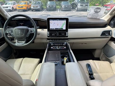 Used 2021 Lincoln Navigator Reserve w/ Luxury Package AWD/4WD image 10