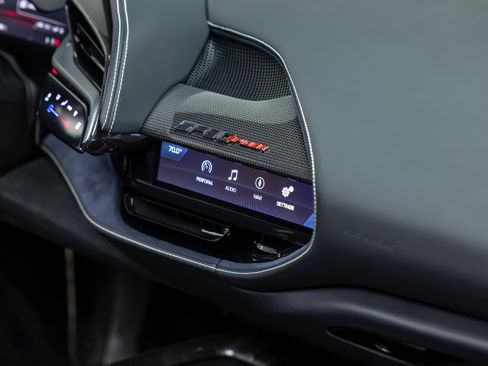 Used 2024 Ferrari SF90 Spider image 72