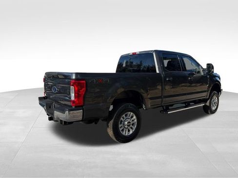 Used 2019 Ford F250 XLT w/ Snow Plow Prep Package AWD/4WD image 3