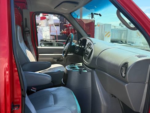 Used 2002 Ford E-350 and Econoline 350 Super Duty RWD image 13