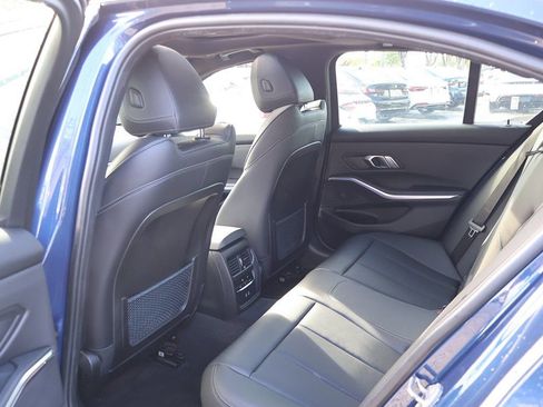 Used 2022 BMW 330i Sedan w/ Driving Assistance Package image 31